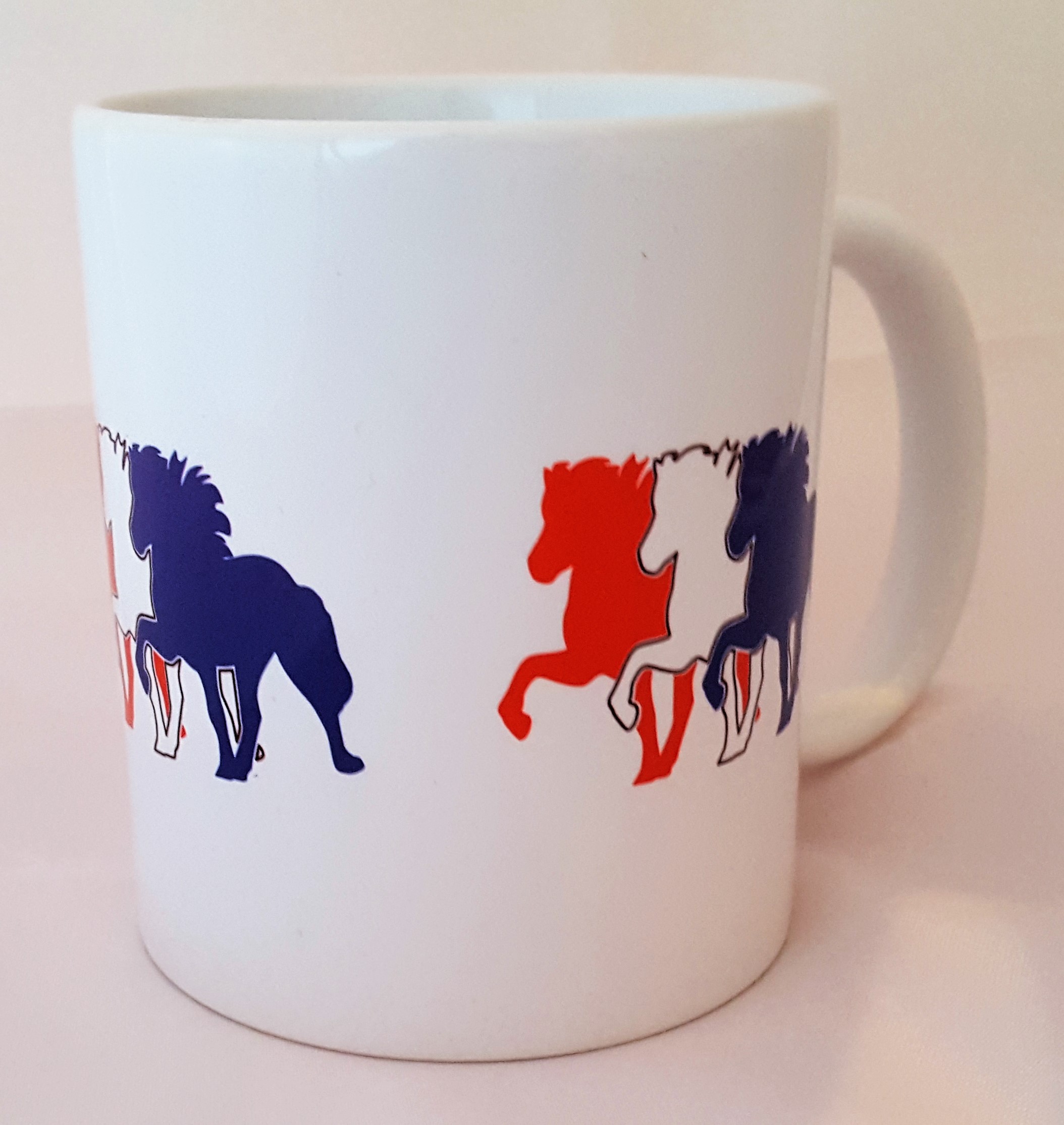 Tasse mit Tölter
