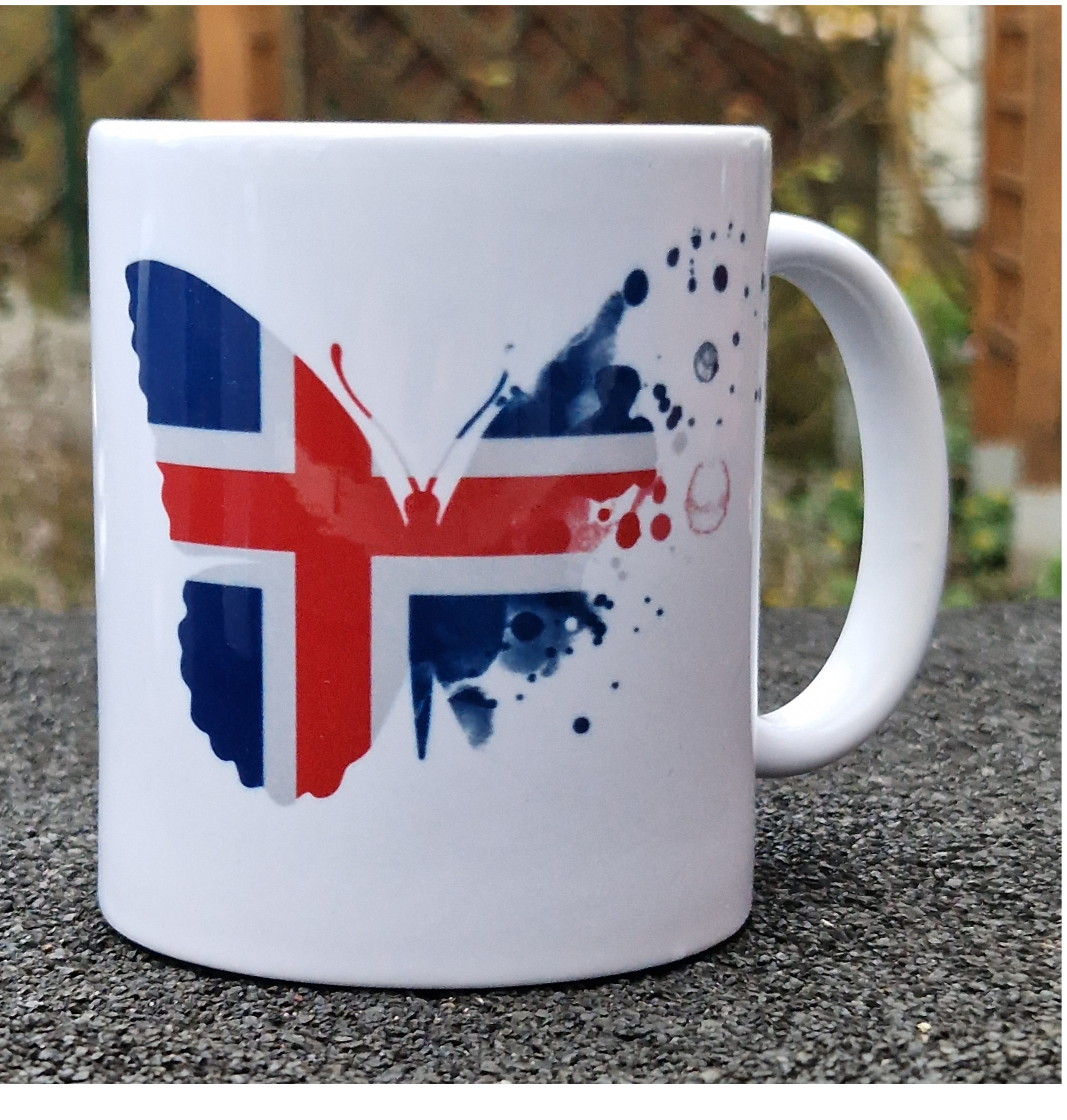 Tasse mit Flaggendesign